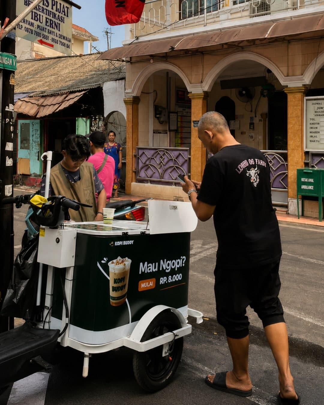 Gerobak kopi KopiBuddy di sudut jalan